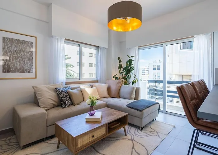 Elegant * 尼科西亚